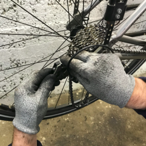 Un atelier vélo participatif
au cœur d’Auray

Nous sommes animés par l’envie de vous aider à entretenir et réparer votre vélo vous-même.